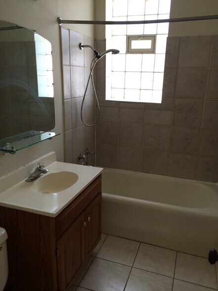 Building Photo - 5201 N Latrobe Ave