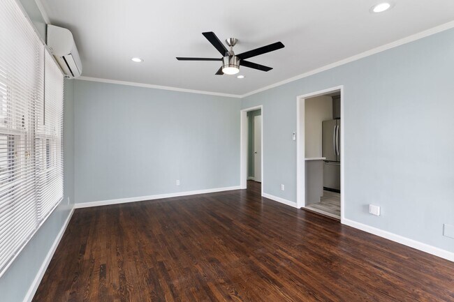 Interior Photo - 2104 E Florida St