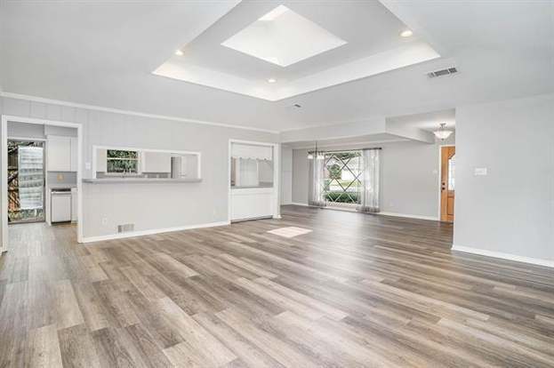 Building Photo - 2913 Ridgedale Dr