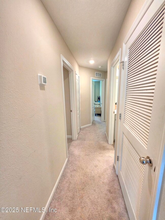 Building Photo - 10366 Benson Lake Dr