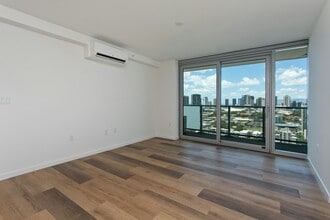 Building Photo - 1500 Rycroft St