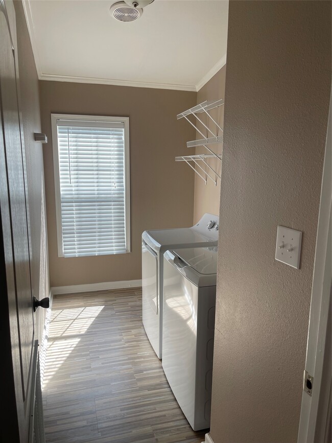 Building Photo - 21513 W Hammond Dr