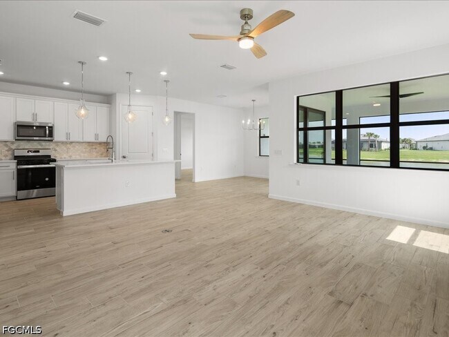 Building Photo - 18262 Parksville Dr