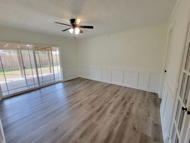 Building Photo - 22522 Deville Dr