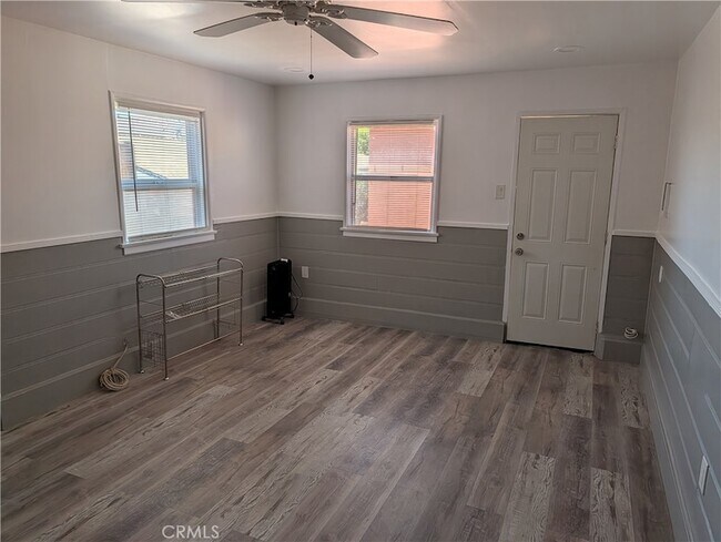Building Photo - 6220 1/2 S Fairfax Avenue Unit