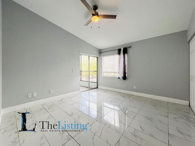 Building Photo - 2482 Lakeway Branch Dr