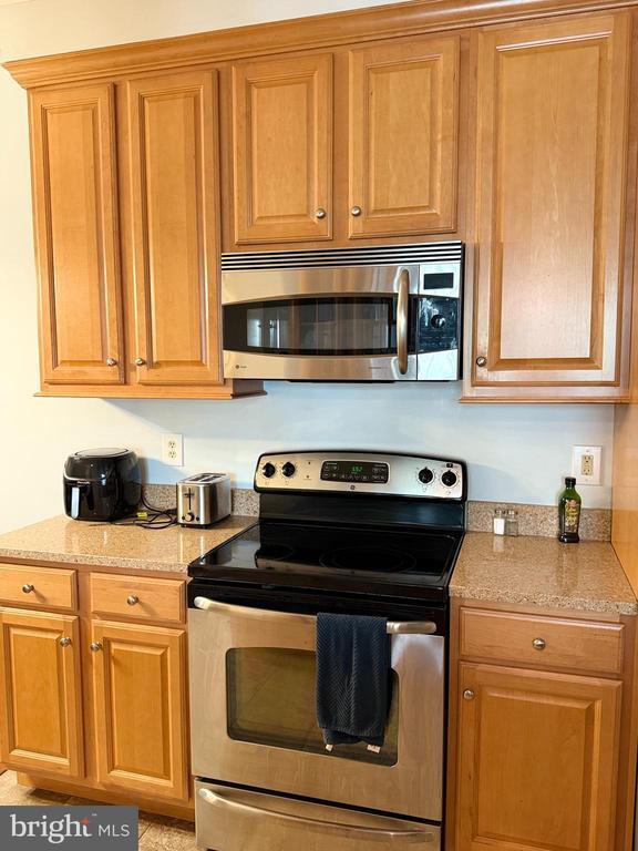 Building Photo - 41800 Eastwick Ln