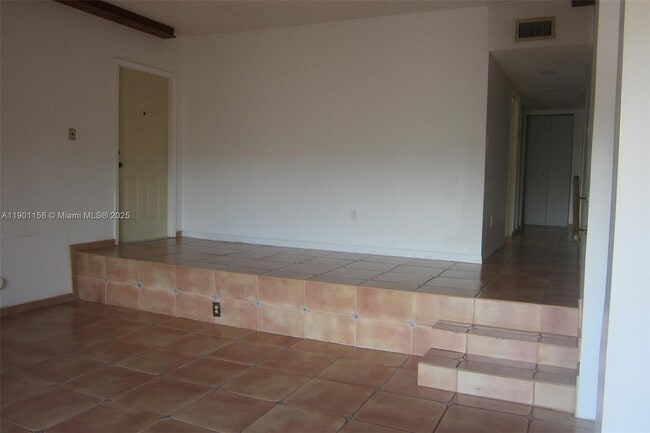 Building Photo - 4850 SW 63rd Terrace