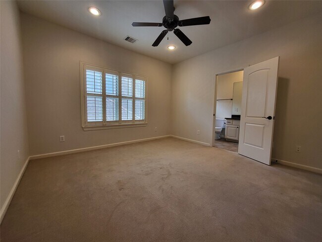 Building Photo - 8811 Van Allen Dr