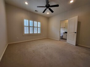 Building Photo - 8811 Van Allen Dr