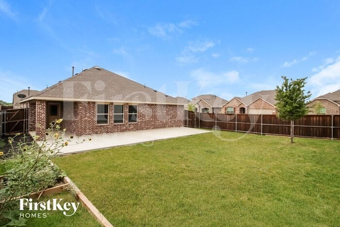 Building Photo - 1301 Renoir Dr