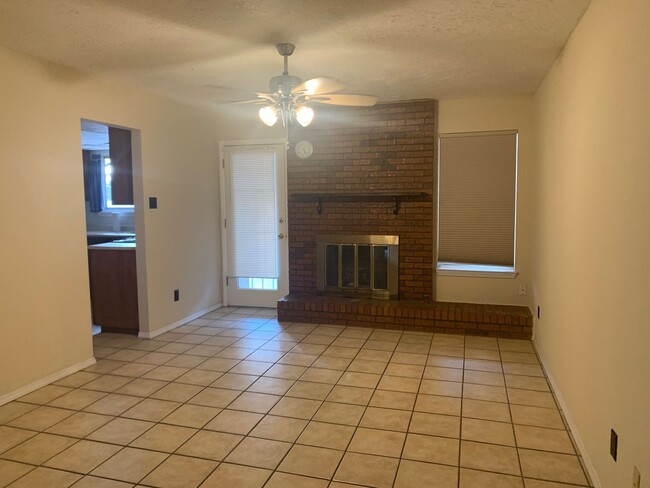 Building Photo - Heritage Hills 3 Bedroom