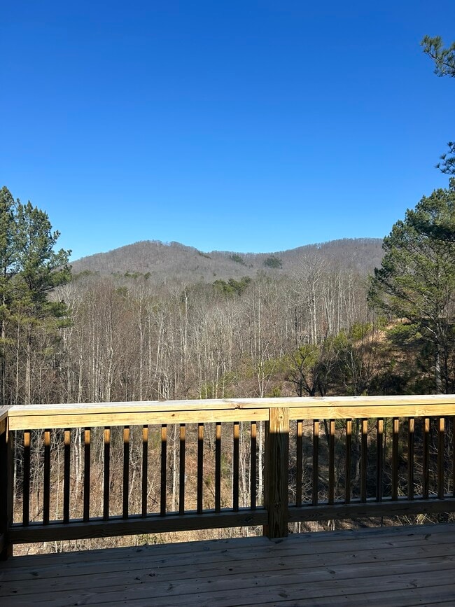 Building Photo - 135 Autumn Ridge