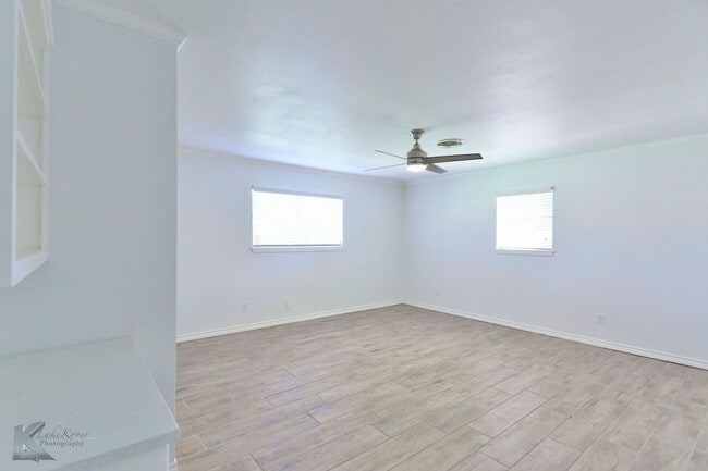 Building Photo - Complete RENOVATION only a few years ago!  Large bedrooms!