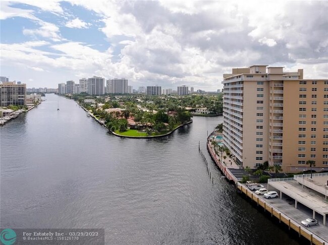 Building Photo - 121 Golden Isles Dr