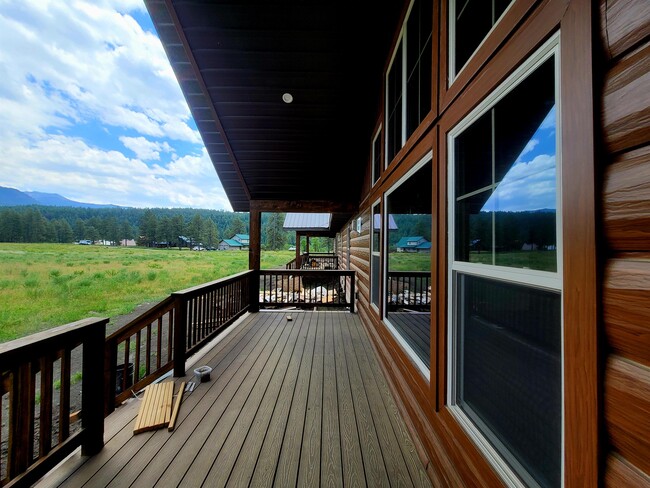 Building Photo - 401 Alpine Dr