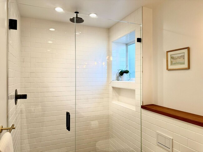 Building Photo - 3BR/2BA | Unobstructed Panoramic Views | Live Above the Fog | Intentional Living