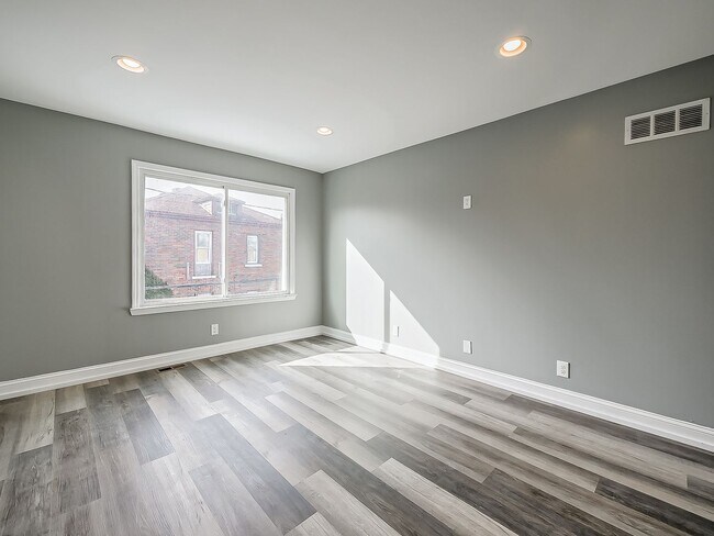 Building Photo - 11-13 MOHAWK RD