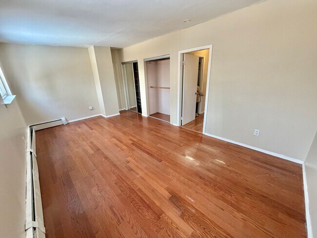 Building Photo - 40 Sarah Ln