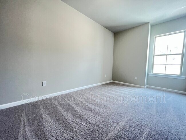 Building Photo - 1025 Bengal Crossing Ave
