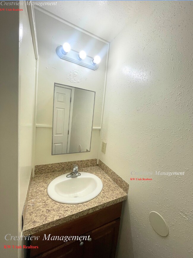 Building Photo - Liberty - Bell Duplex