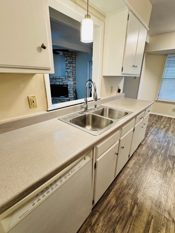 Building Photo - 4254 Desert View Dr