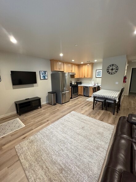 Building Photo - 2805 Harrison Ave