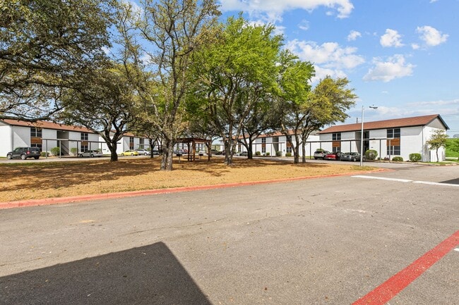 Building Photo - 1301 W Hwy 287 Byp