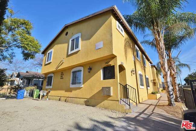 Building Photo - 1432 1/2 Ricardo St