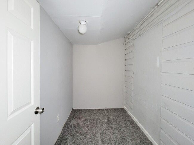 Building Photo - 111 Wisteria St