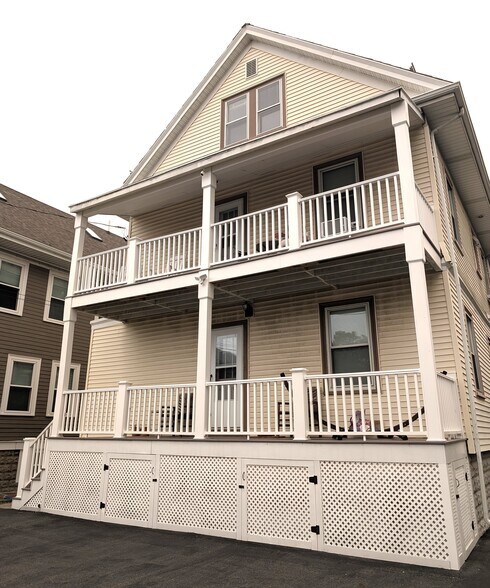 Building Photo - 836 Fellsway
