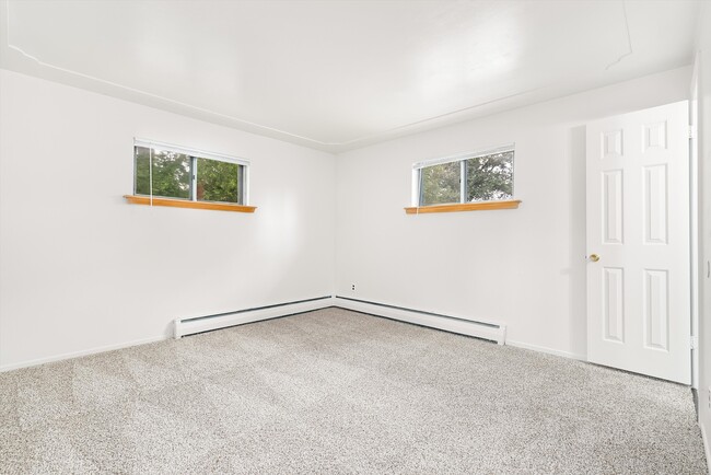 Building Photo - 850 W Chenango Ave