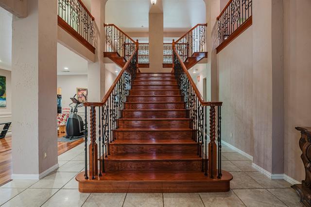 Building Photo - 808 Sabona Dr