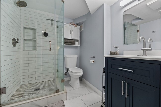 Building Photo - 25 Clark St