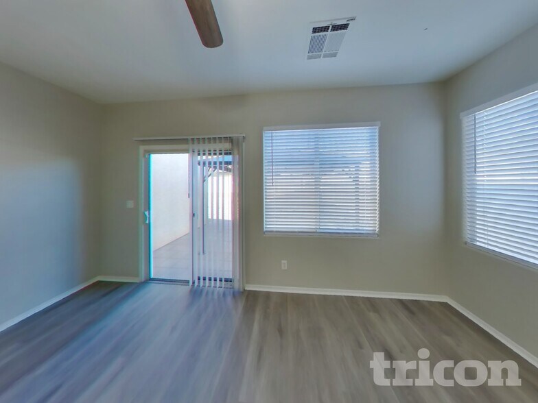 Building Photo - 4432 Santa Clarita Ave