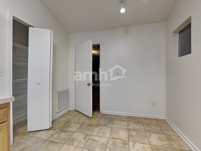 Building Photo - 3341 Side Out Ct