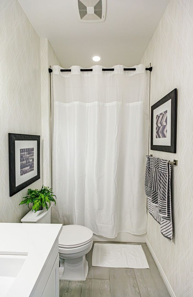 Building Photo - One Story Model Home