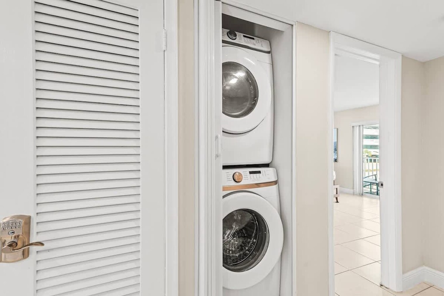 Building Photo - 2424 NE 9th St