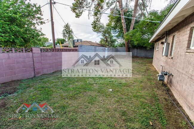 Building Photo - 5142 N 18th Pl