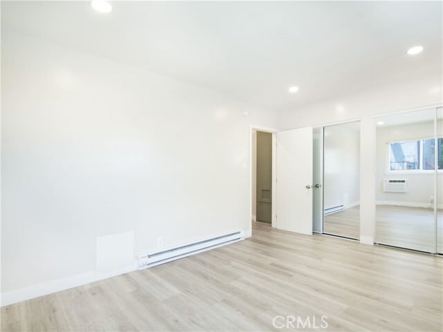 Building Photo - 2027 Vista Del Mar Ave