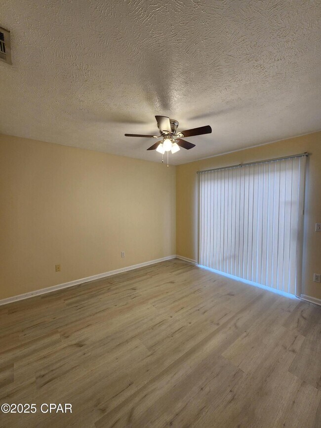 Building Photo - 5434 Sunset Ave