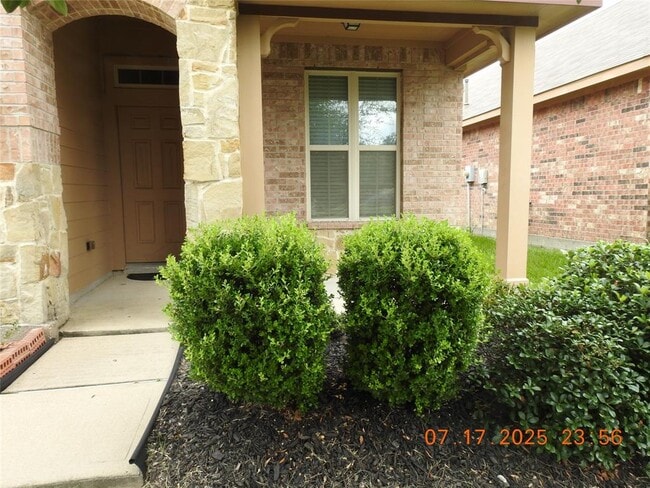 Building Photo - 3667 Raintree Village Dr