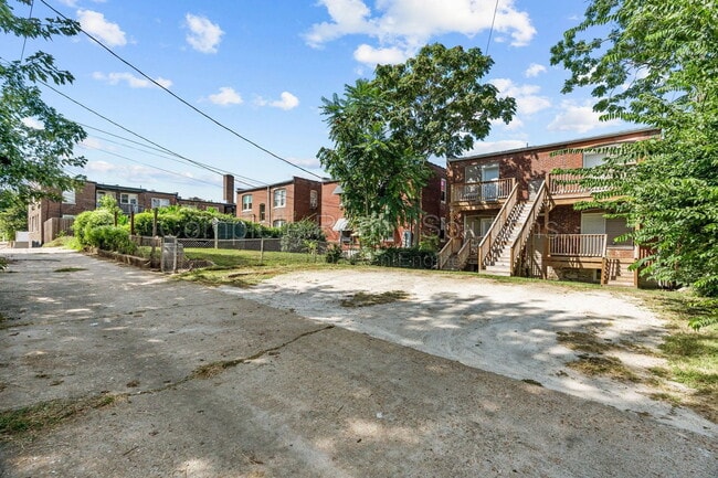 Building Photo - 3140 Magnolia Ave