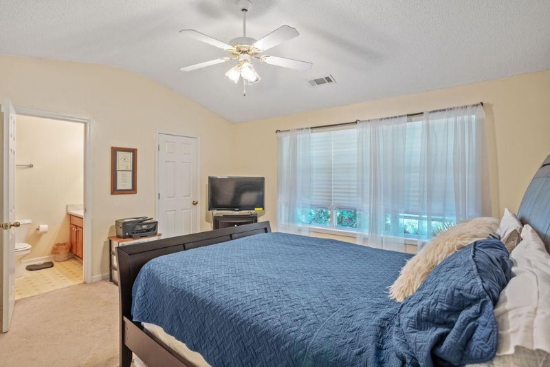 Building Photo - 6213 Hickory Ln Cir