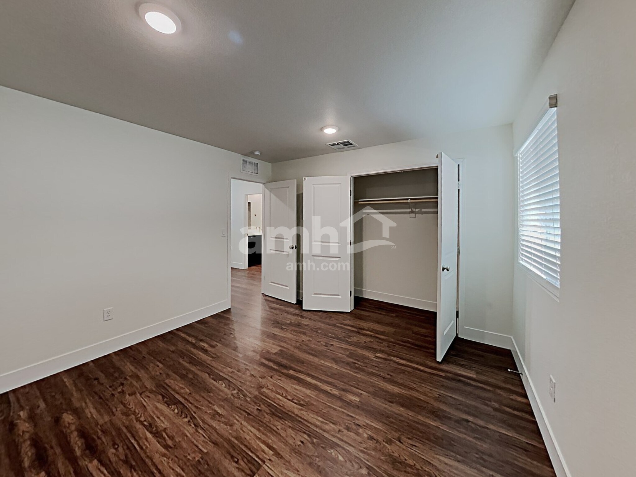 Building Photo - 6026 Schmidt St