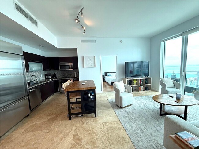 Primary Photo - 950 Brickell Bay Dr