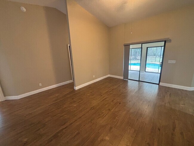 Building Photo - Charming 3-Bedroom Home with Pool & Upgrades in Hernando, FL