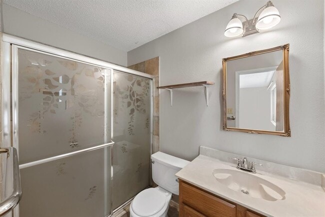 Building Photo - 2404 Broken Oak Dr