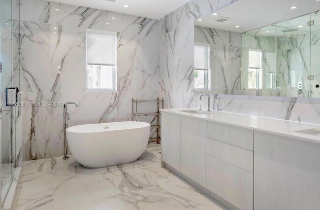 Building Photo - 745 NE 77th St