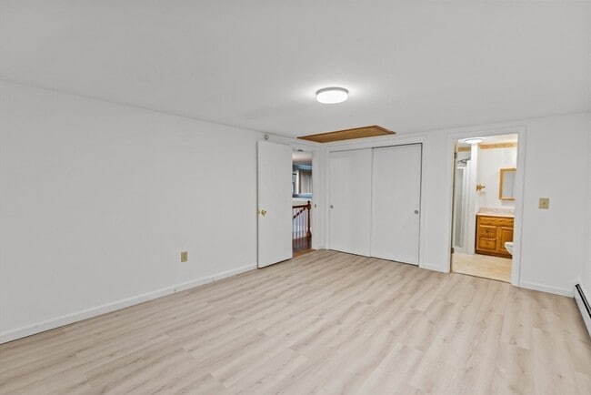 Building Photo - 323 Flagg St